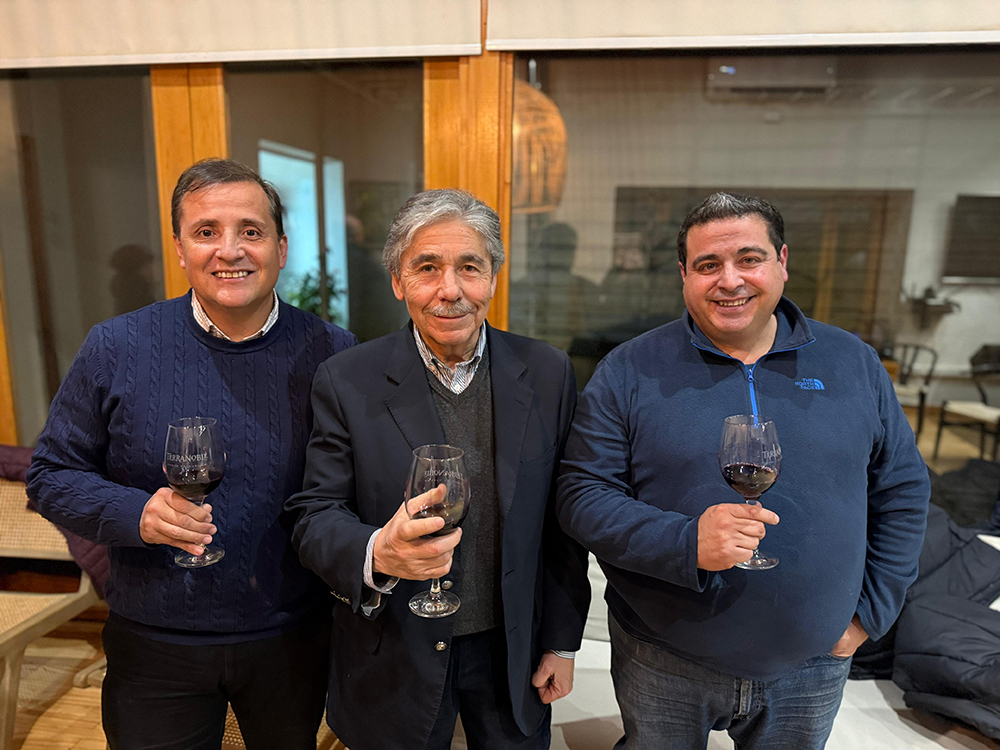 Clase de paella y cata de vinos en Viña TerraNoble: sabores que impulsan el enoturismo en el Maule