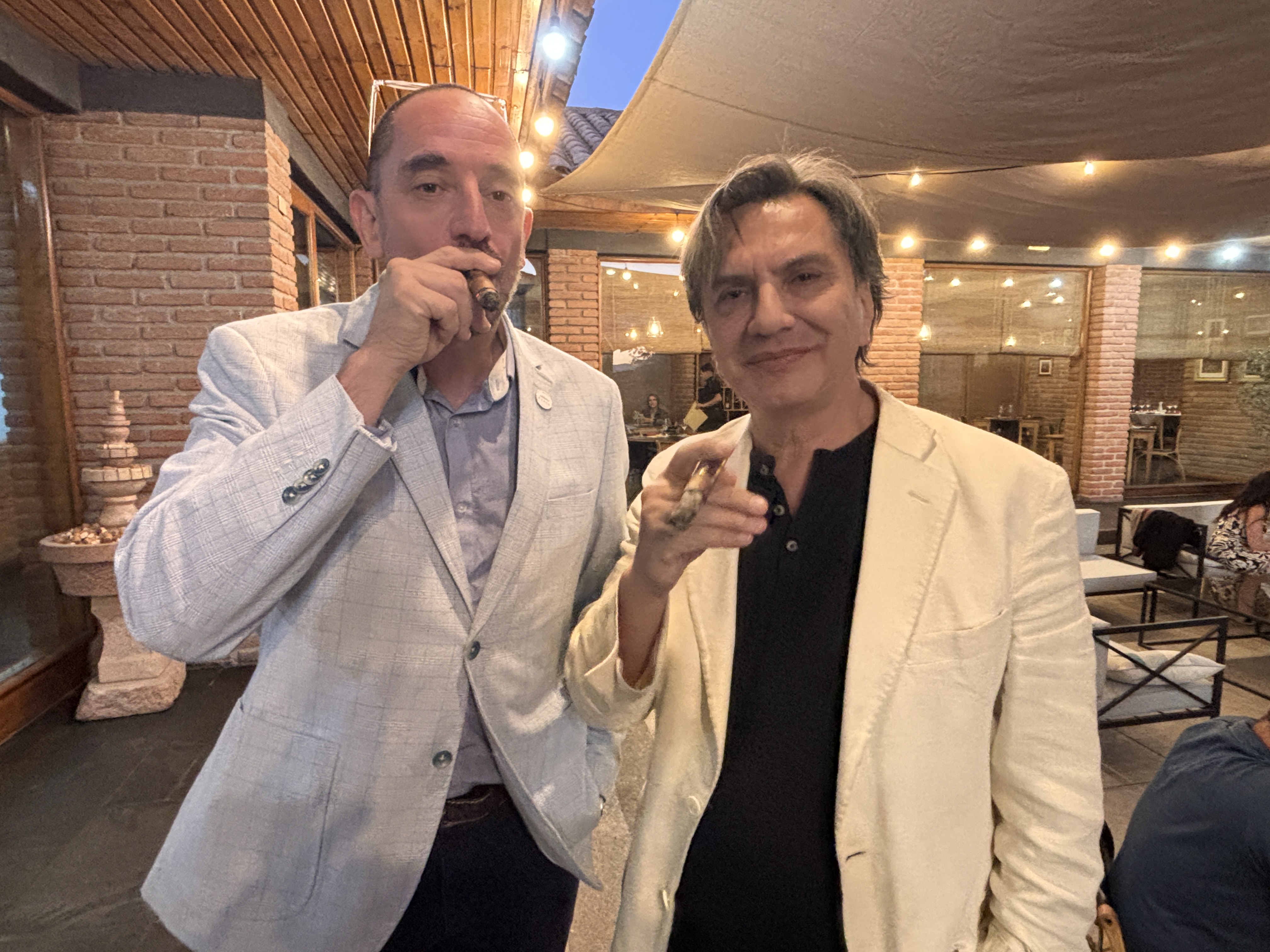 En la Bodeguita de Viña Miguel Torres se vivió una experiencia poco habitual: una cata que reunió puros, caviar y brandy 