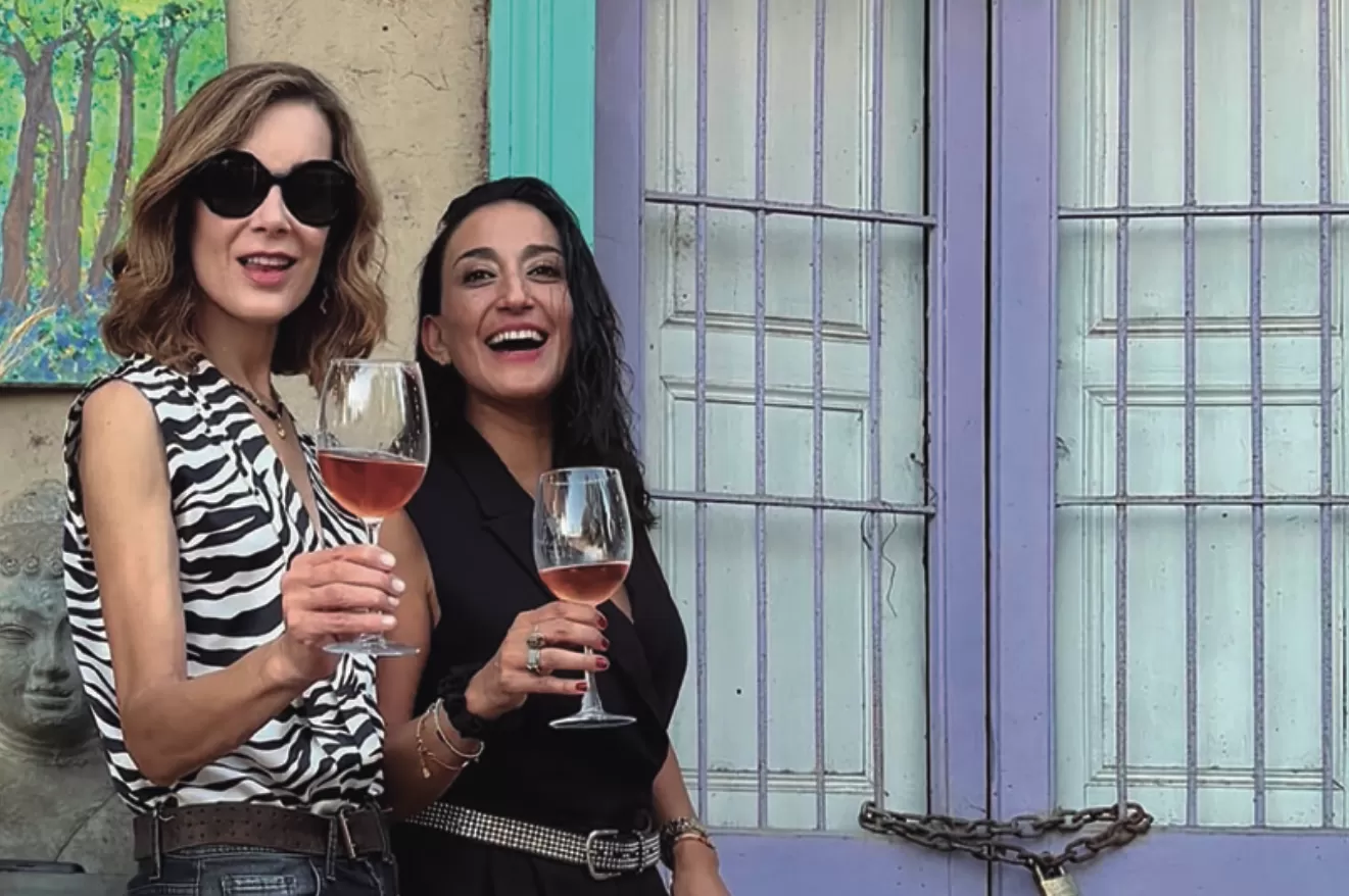 Sunset Mujer Andina: burbujas con alma en los viñedos