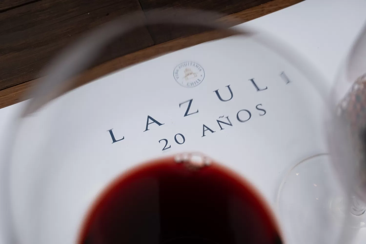  Viña Aquitania celebra 20 años de su icónico vino Lazuli con una degustación histórica