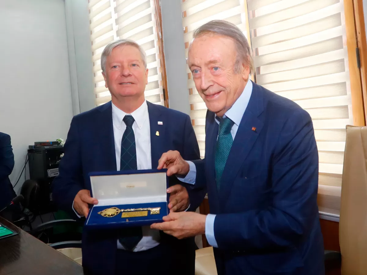 Empresario vitivinícola Miguel Torres recibió las Llaves de la Ciudad de Curicó