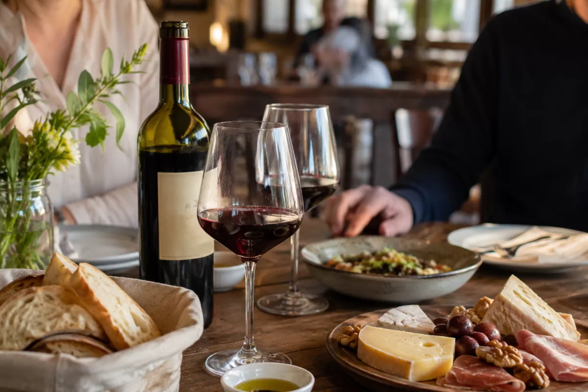 El vino tiene que volver a la mesa