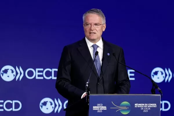 OCDE reduce proyección de crecimiento mundial y advierte impacto de la incertidumbre económica