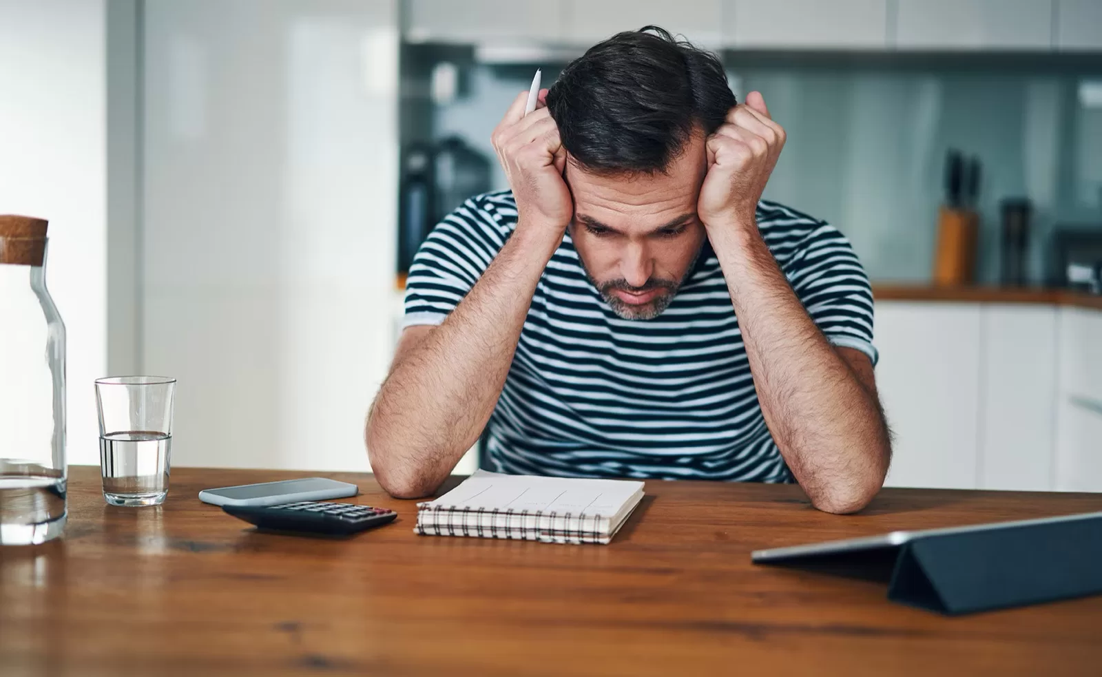 Estrés financiero y desempleo empujan a las empresas chilenas a reforzar la salud mental de sus equipos